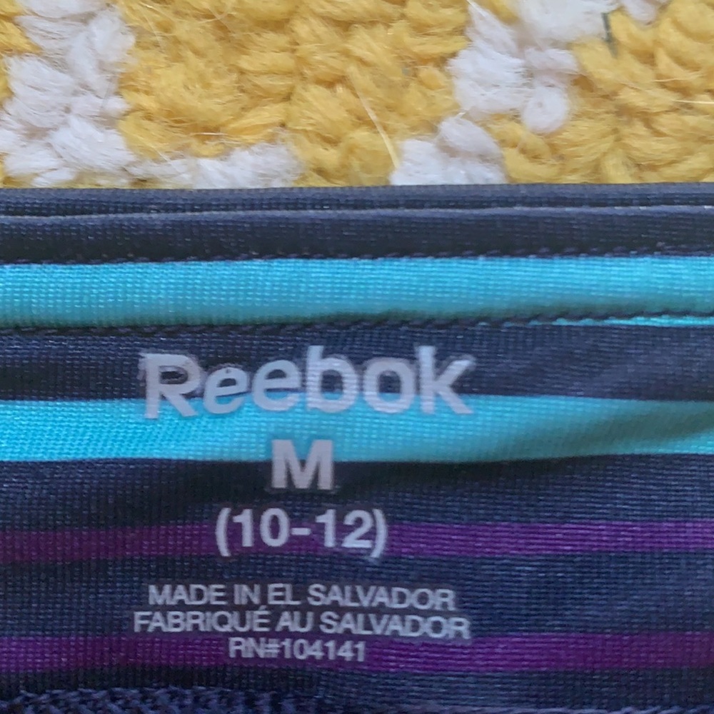 Girls Reebok spandex shorts - Picture 2 of 3